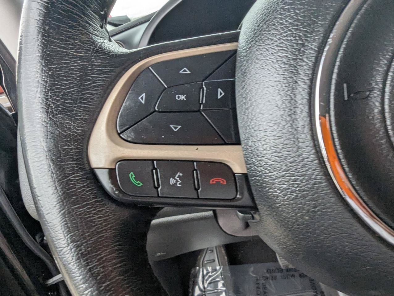 Used 2017 Jeep Renegade Latitude w/ Cold Weather Group AWD/4WD image 13