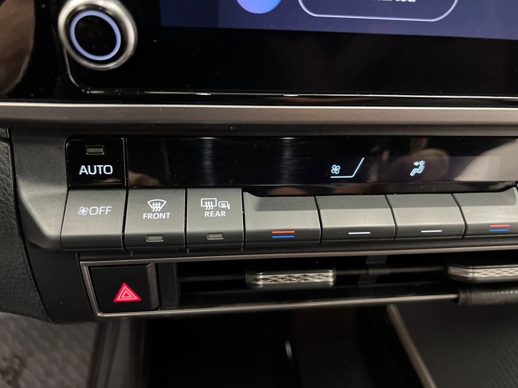 Used 2025 Toyota Camry SE FWD image 44