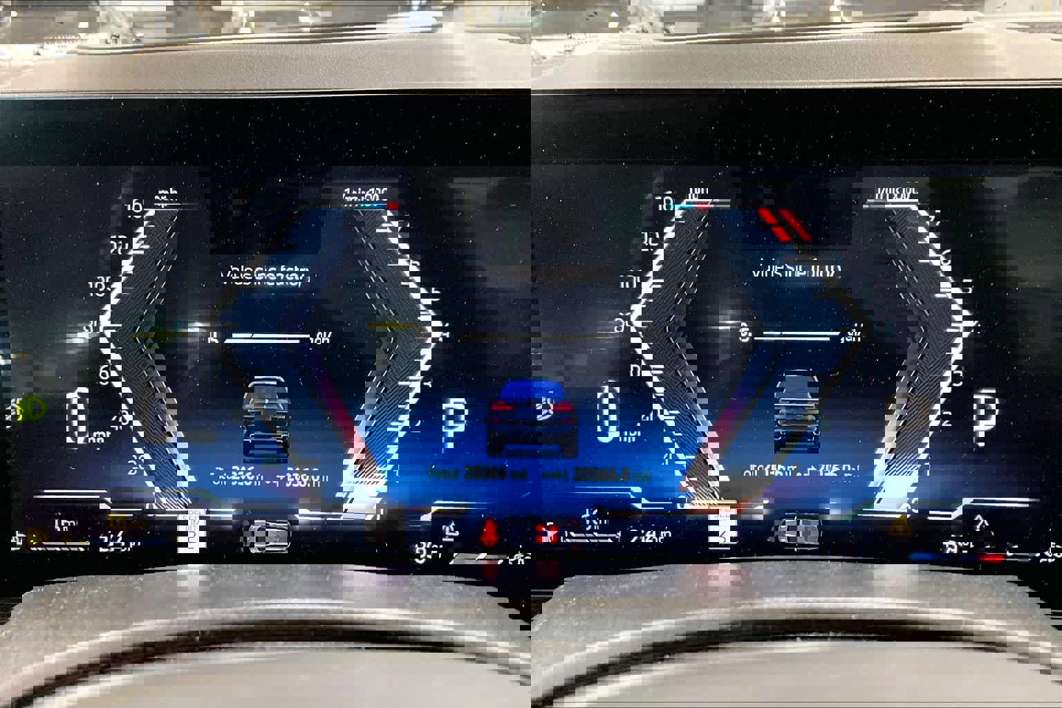 Used 2025 BMW X7 xDrive40i w/ M Sport Package image 22