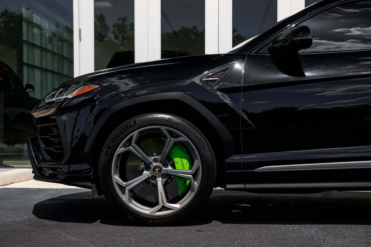 Used 2022 Lamborghini Urus AWD/4WD image 7