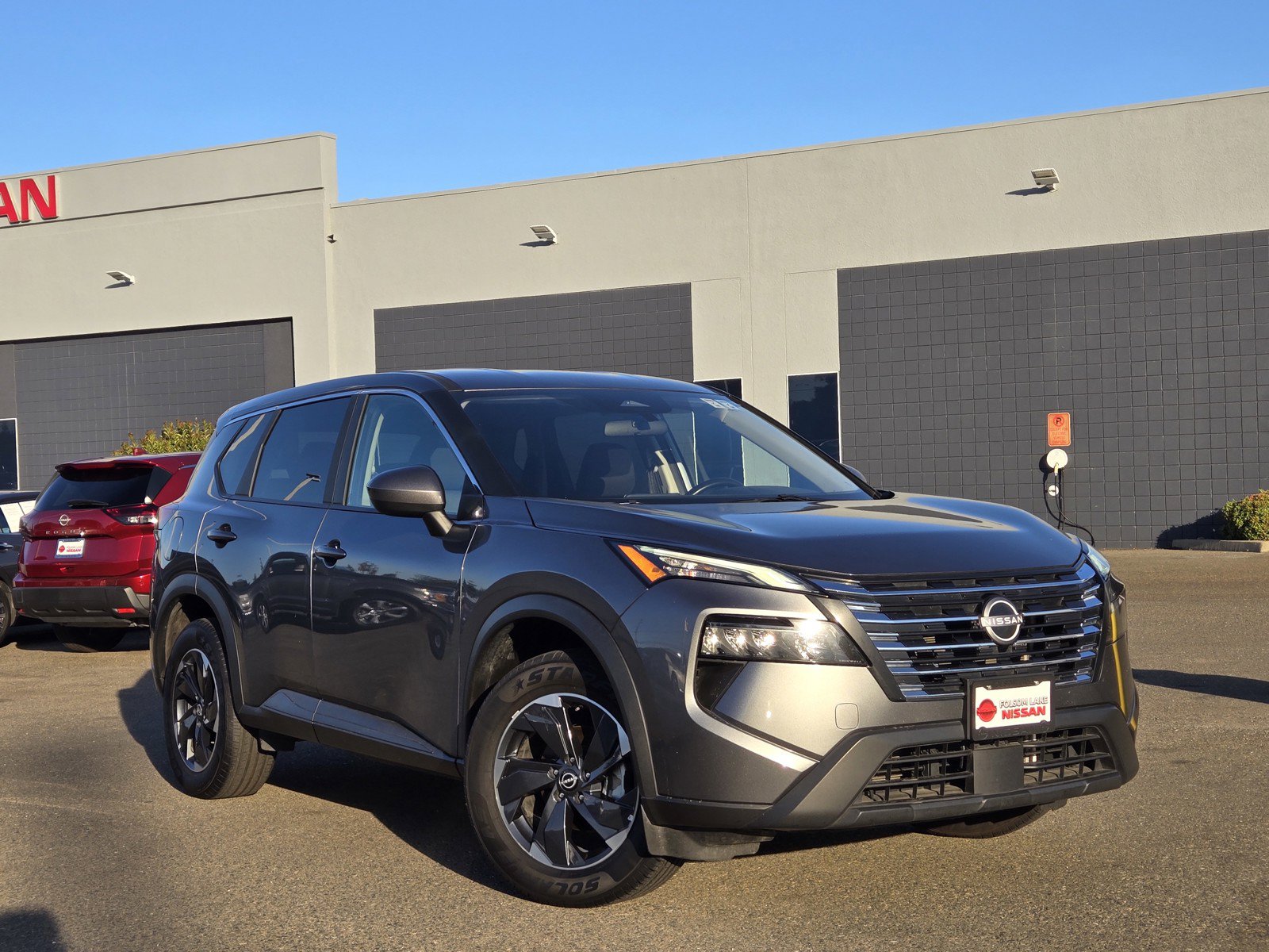 Certified 2025 Nissan Rogue SV AWD/4WD image 1