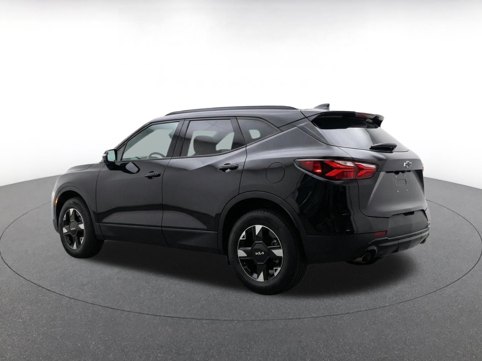 Used 2025 Chevrolet Blazer LT FWD image 7