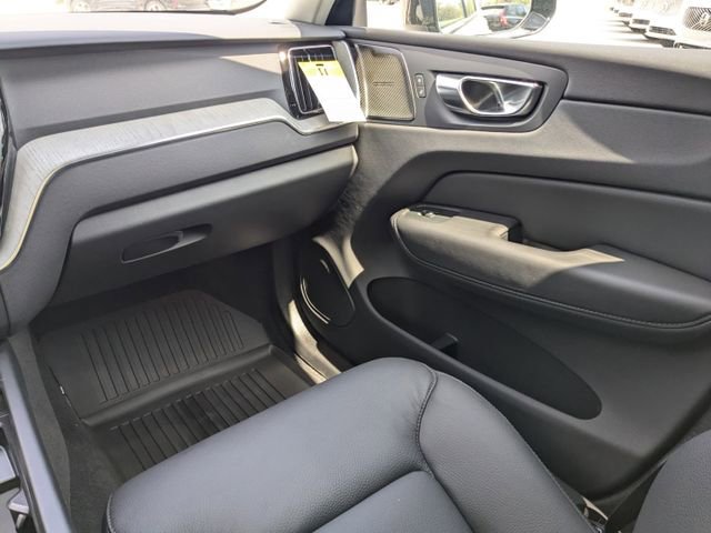 New 2025 Volvo XC60 B5 Plus w/ Protection Package Premier image 20