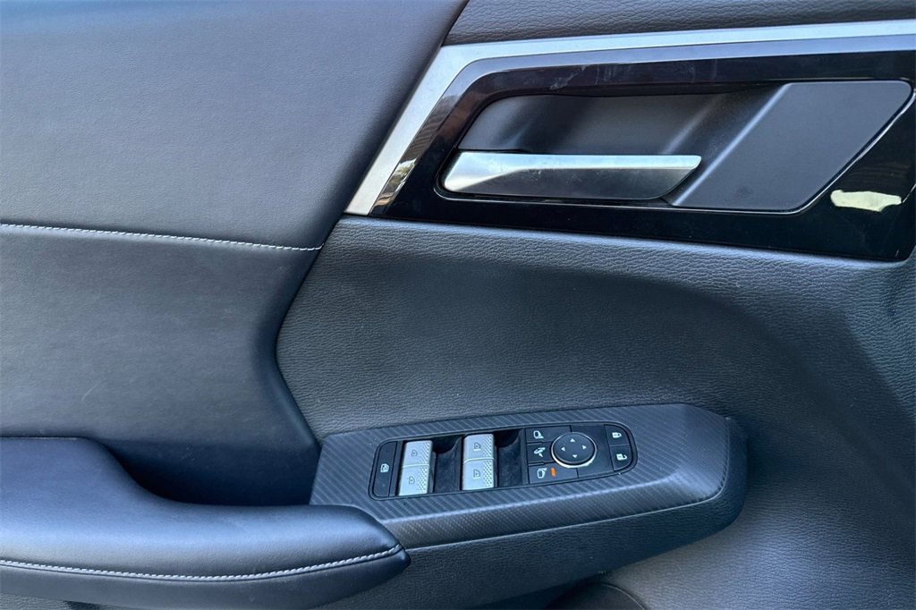 Used 2024 Mitsubishi Outlander FWD image 15