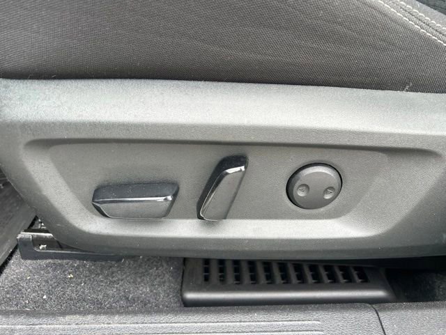 Used 2022 Nissan Rogue SV FWD image 16