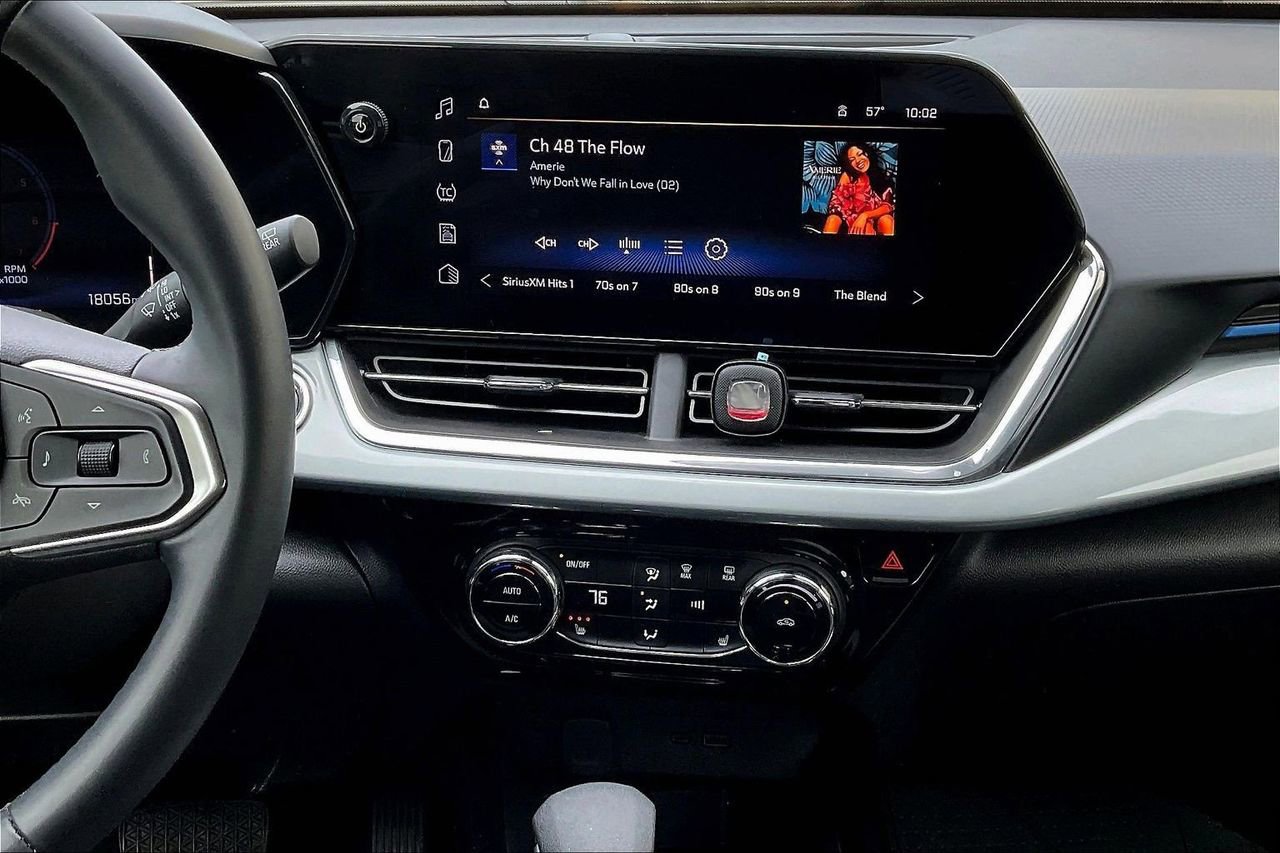 Used 2024 Chevrolet Trax LT w/ Driver Confidence Package image 13