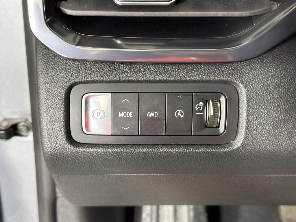 Used 2024 GMC Acadia AT4 w/ Super Cruise Package AWD/4WD image 22