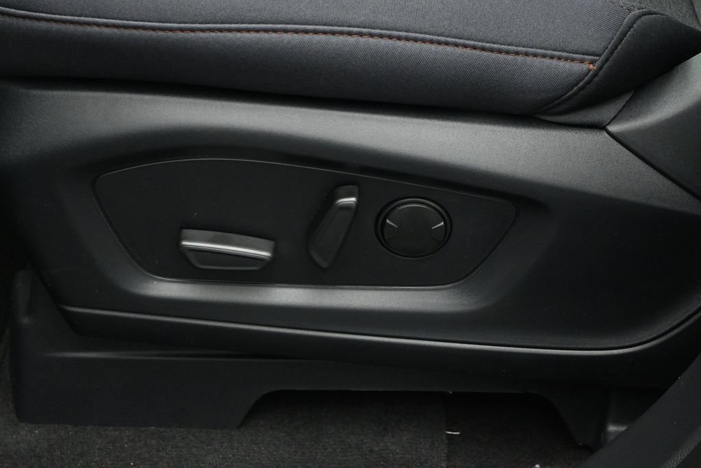 New 2026 Ford Explorer Active RWD image 9