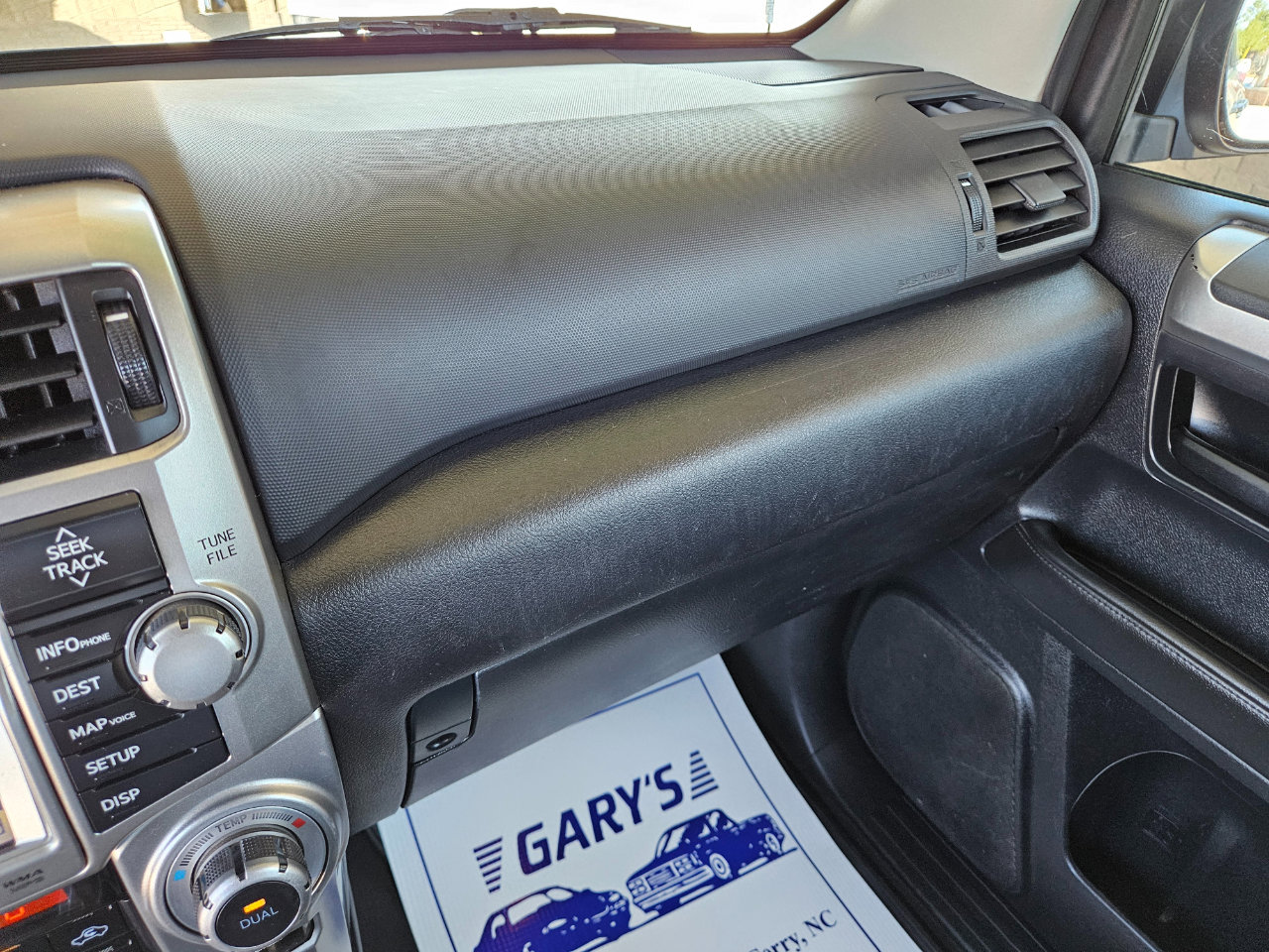 Used 2010 Toyota 4Runner Limited image 19