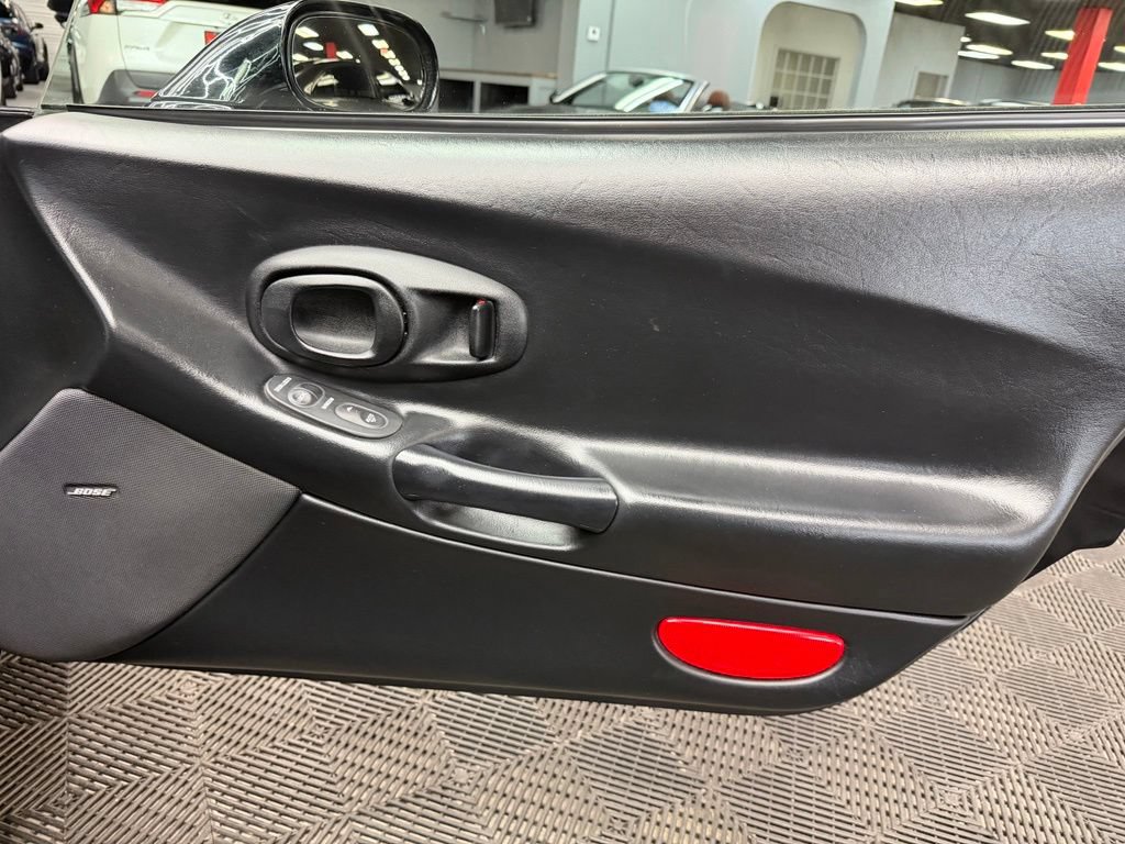 Used 2004 Chevrolet Corvette Convertible w/ Preferred Equipment Group RWD image 40