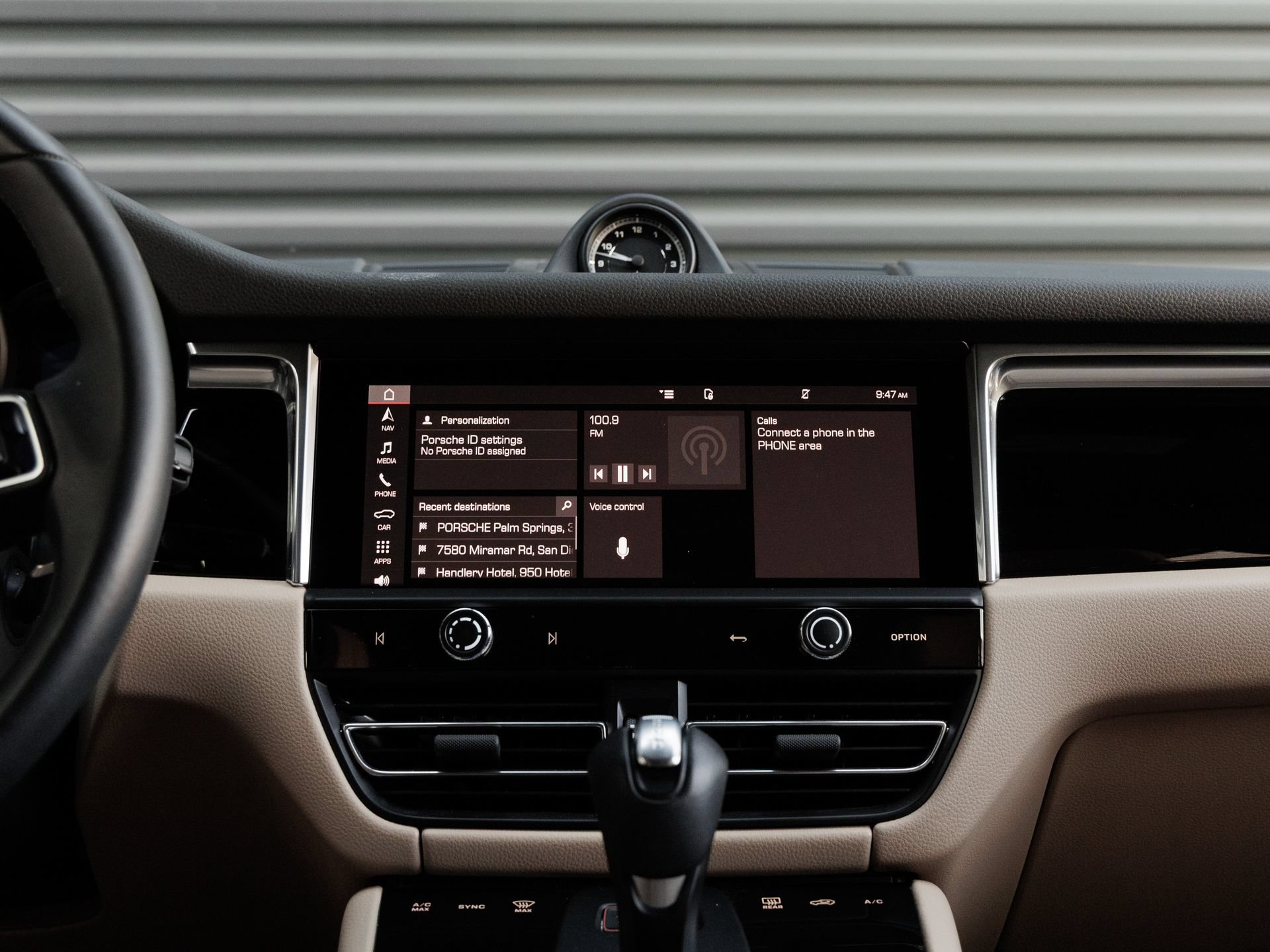 Certified 2026 Porsche Macan AWD/4WD image 20