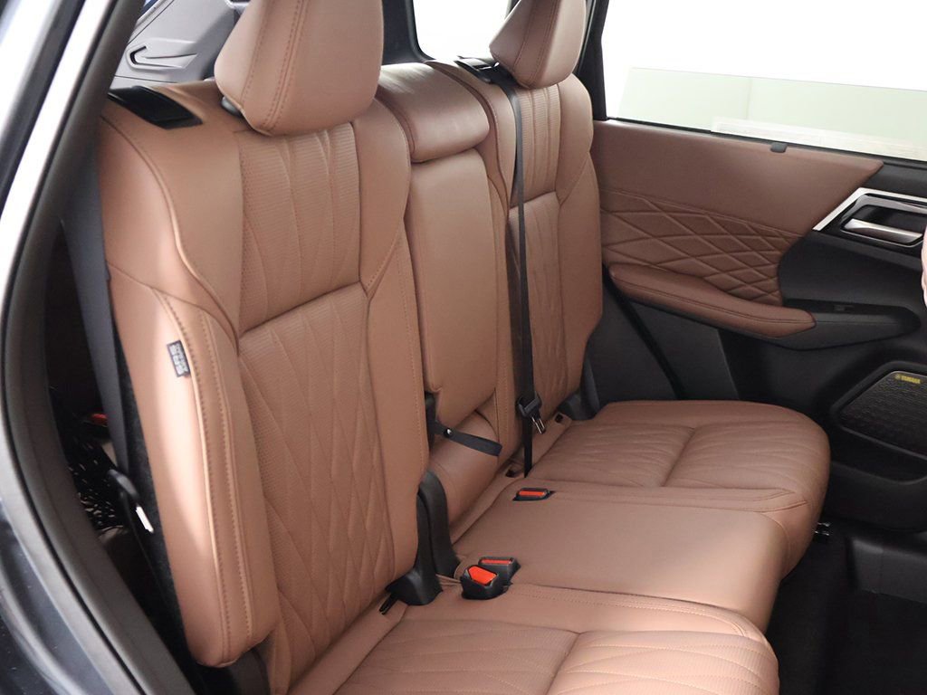 New 2025 Mitsubishi Outlander SEL image 38