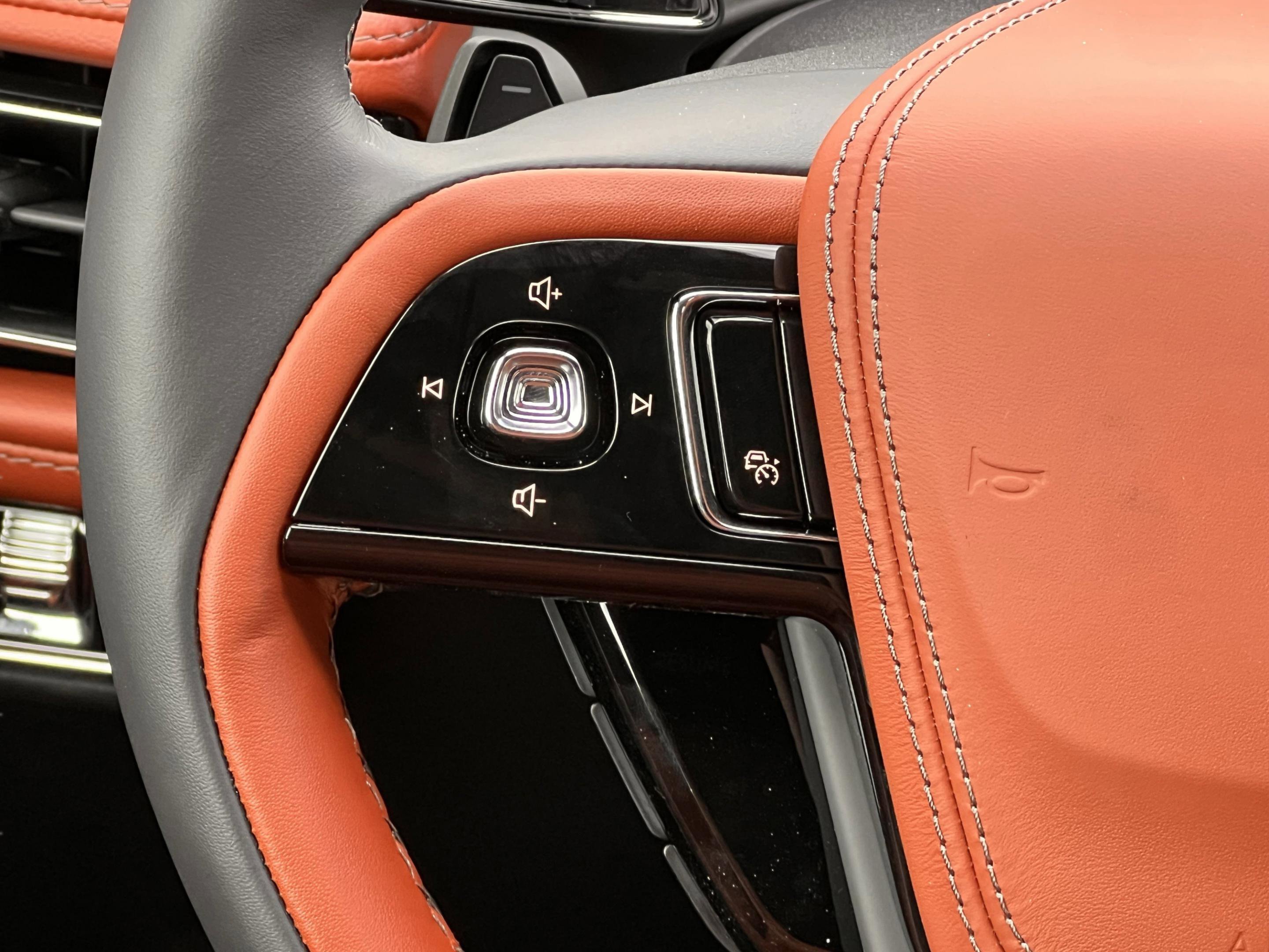 Used 2026 Lincoln Aviator Reserve image 11