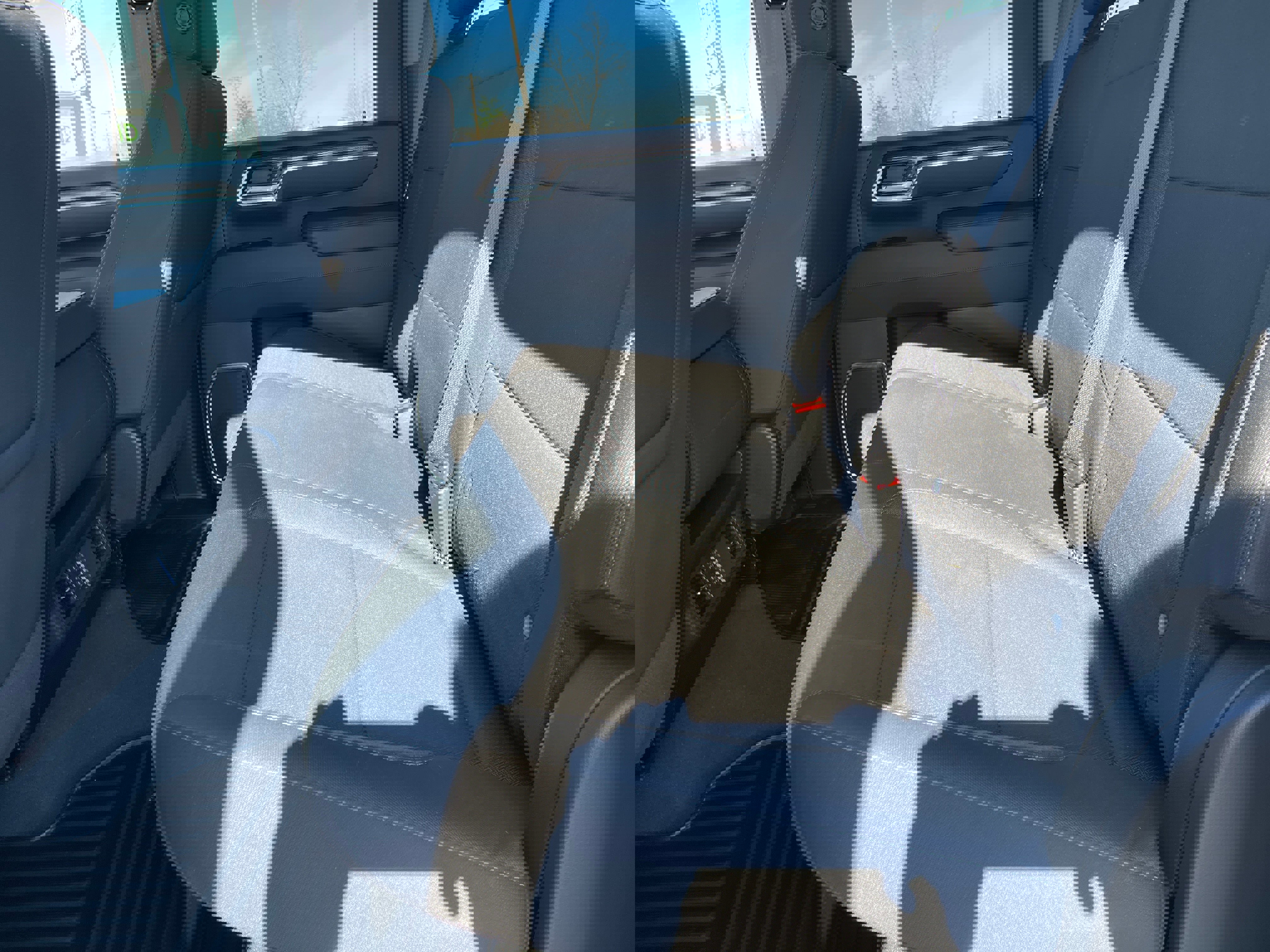 Used 2025 Chevrolet Silverado 2500 LT w/ Convenience Package image 17