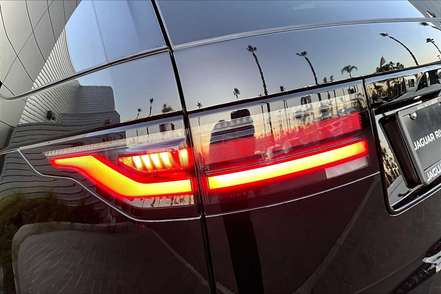 Used 2023 Land Rover Discovery S R-Dynamic image 28