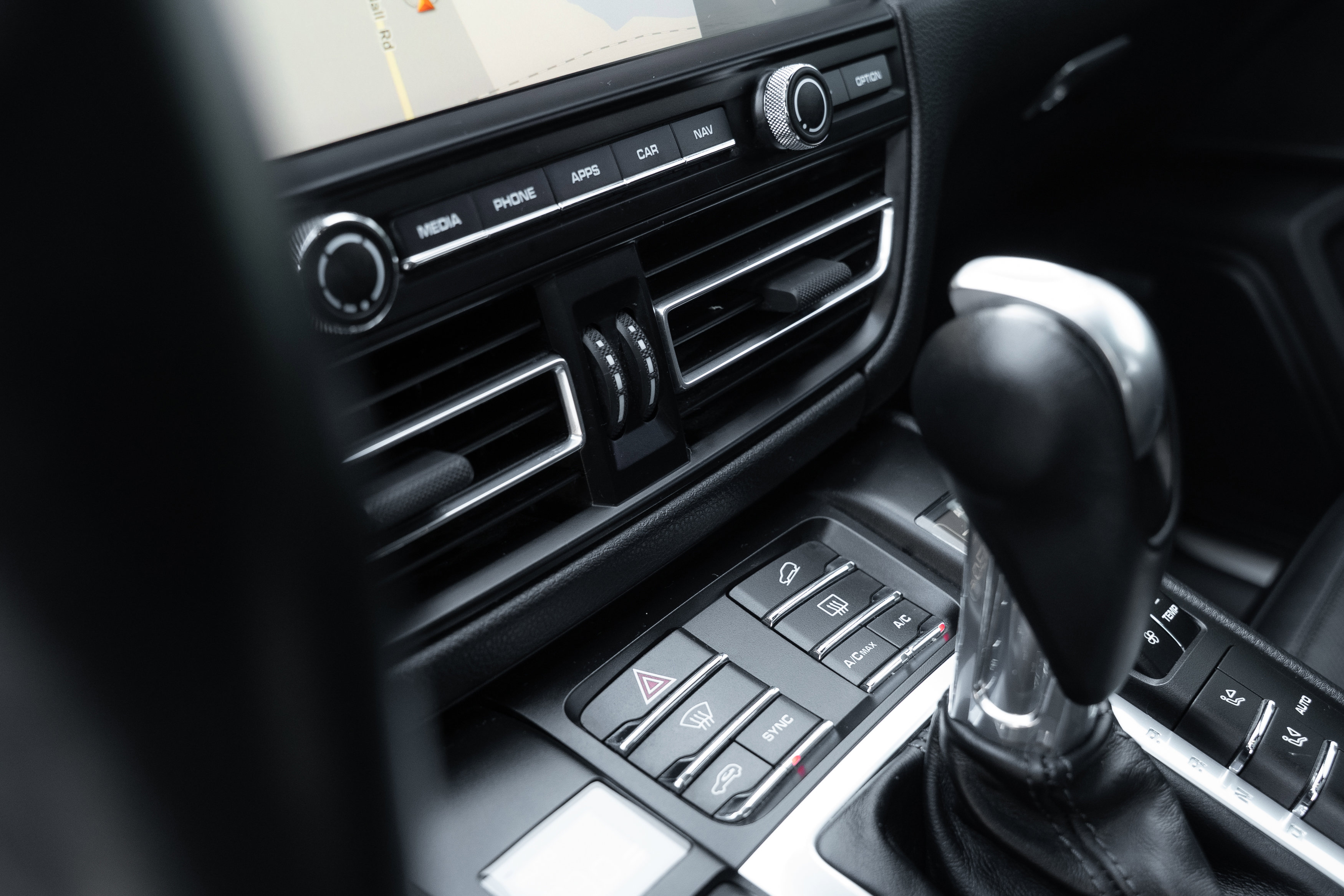 Used 2019 Porsche Macan S image 16