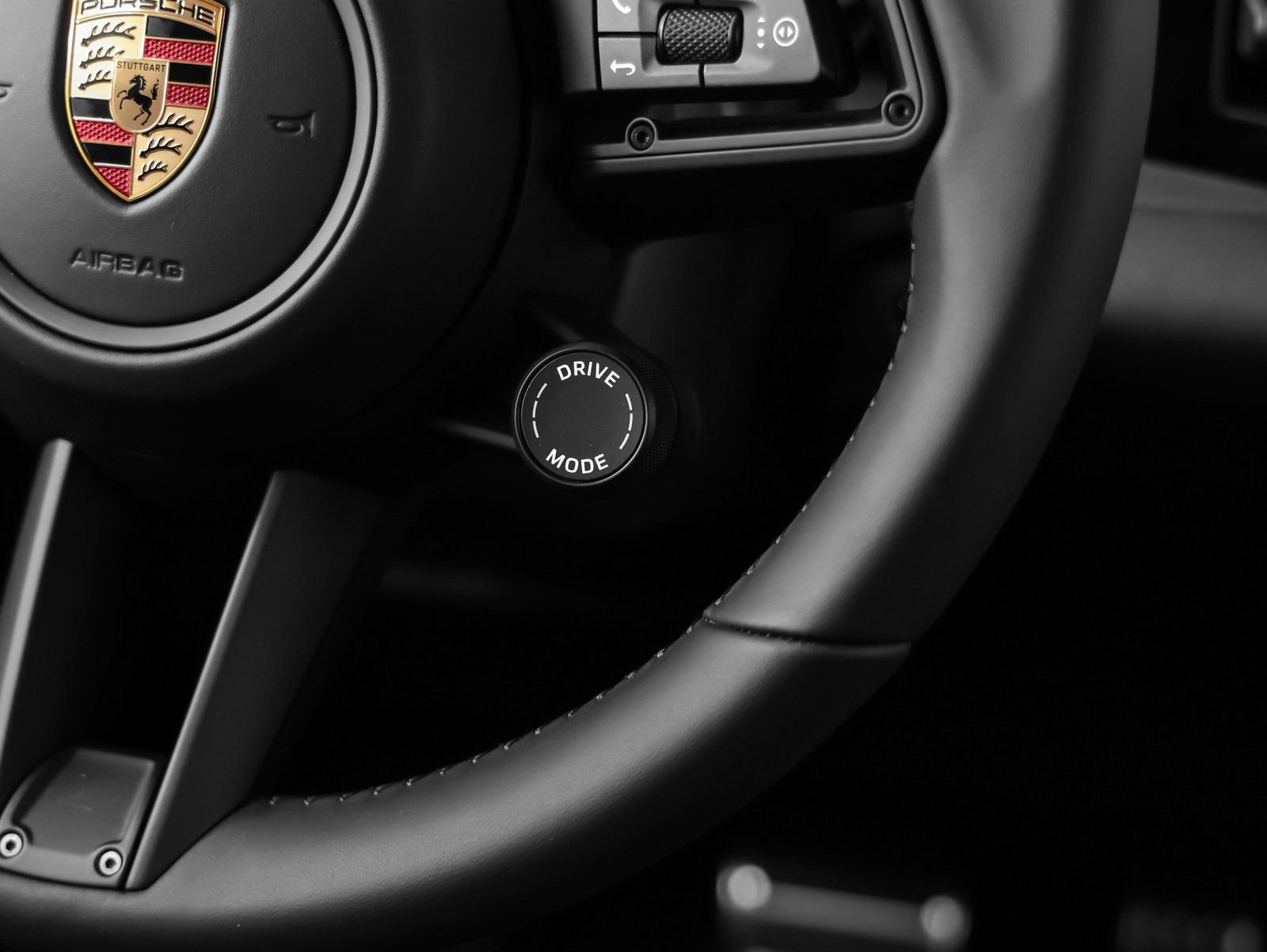 New 2025 Porsche Macan 4S Electric image 35