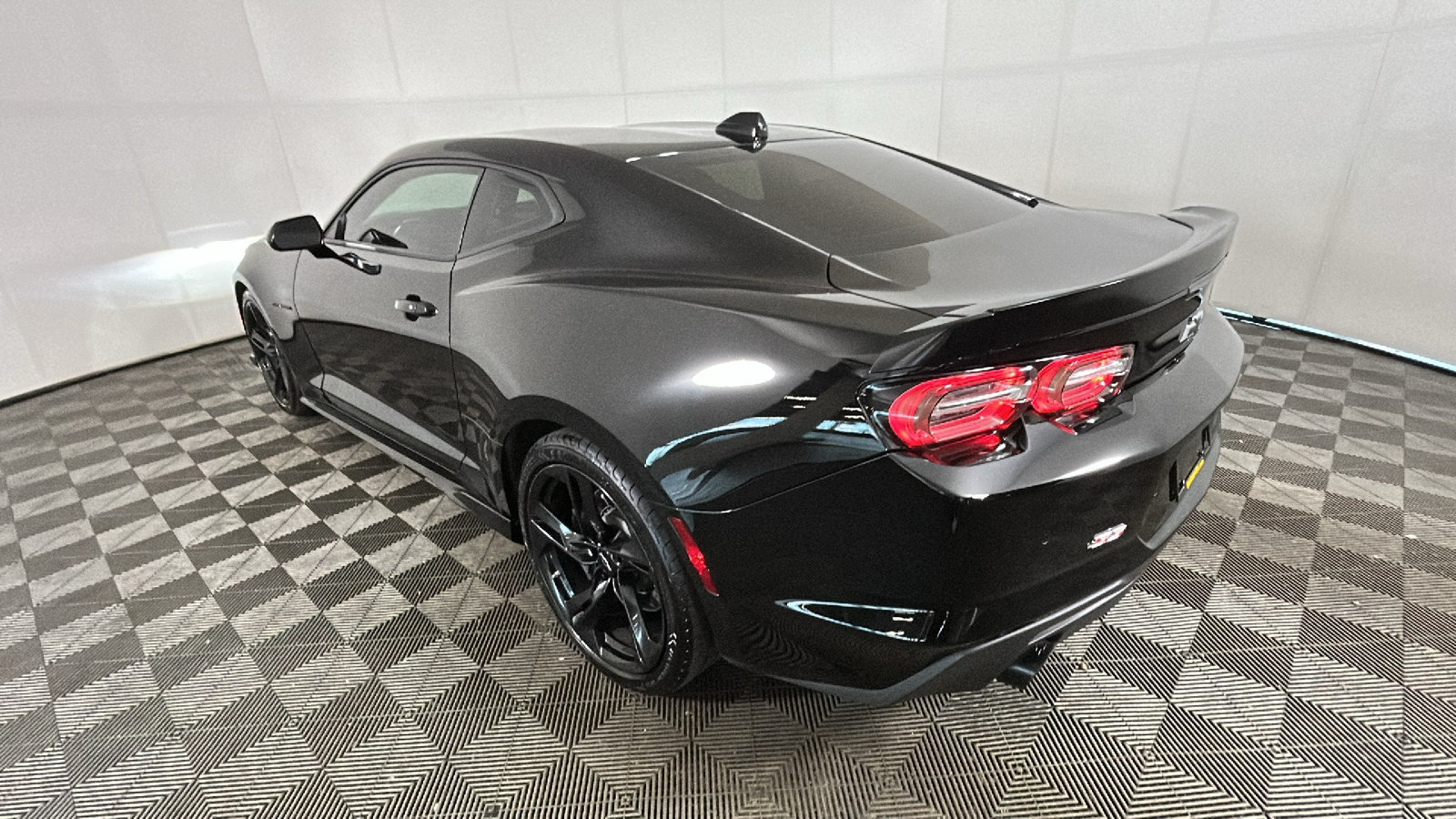 Used 2022 Chevrolet Camaro SS RWD image 5