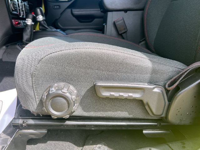 Used 2024 Jeep Wrangler Unlimited Rubicon AWD/4WD image 36