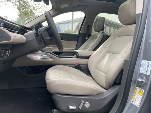 Used 2025 Lincoln Nautilus Reserve w/ Jet Appearance Package image 13