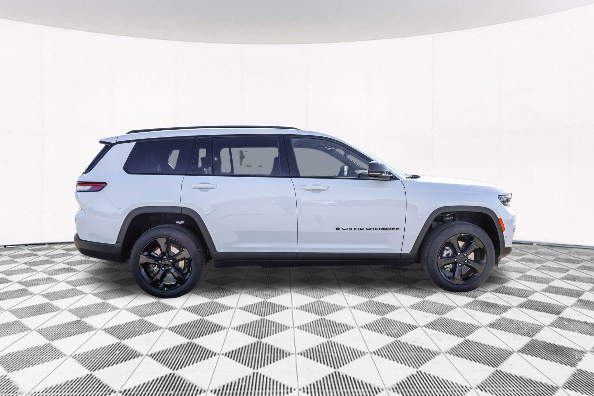 New 2025 Jeep Grand Cherokee L Limited image 13