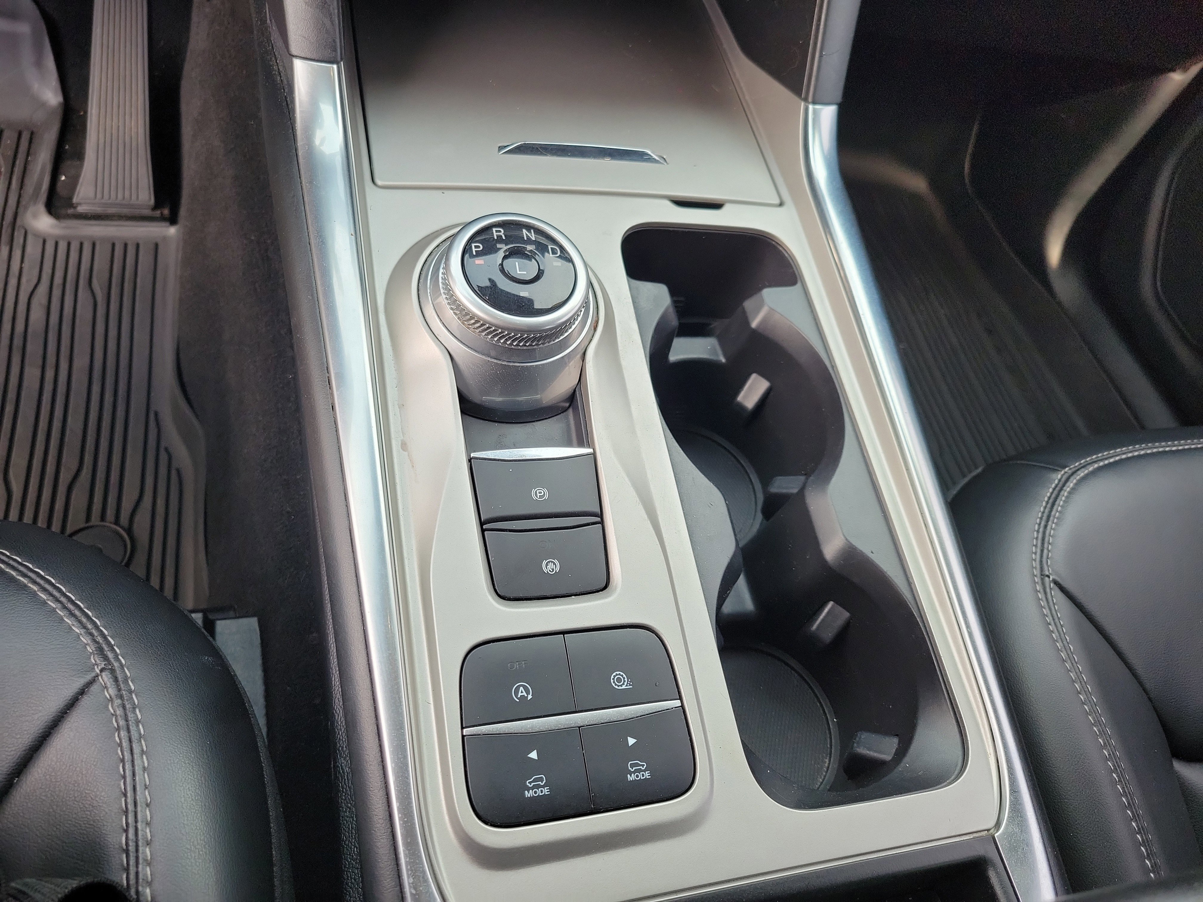 Used 2021 Ford Explorer XLT w/ Equipment Group 202A image 19