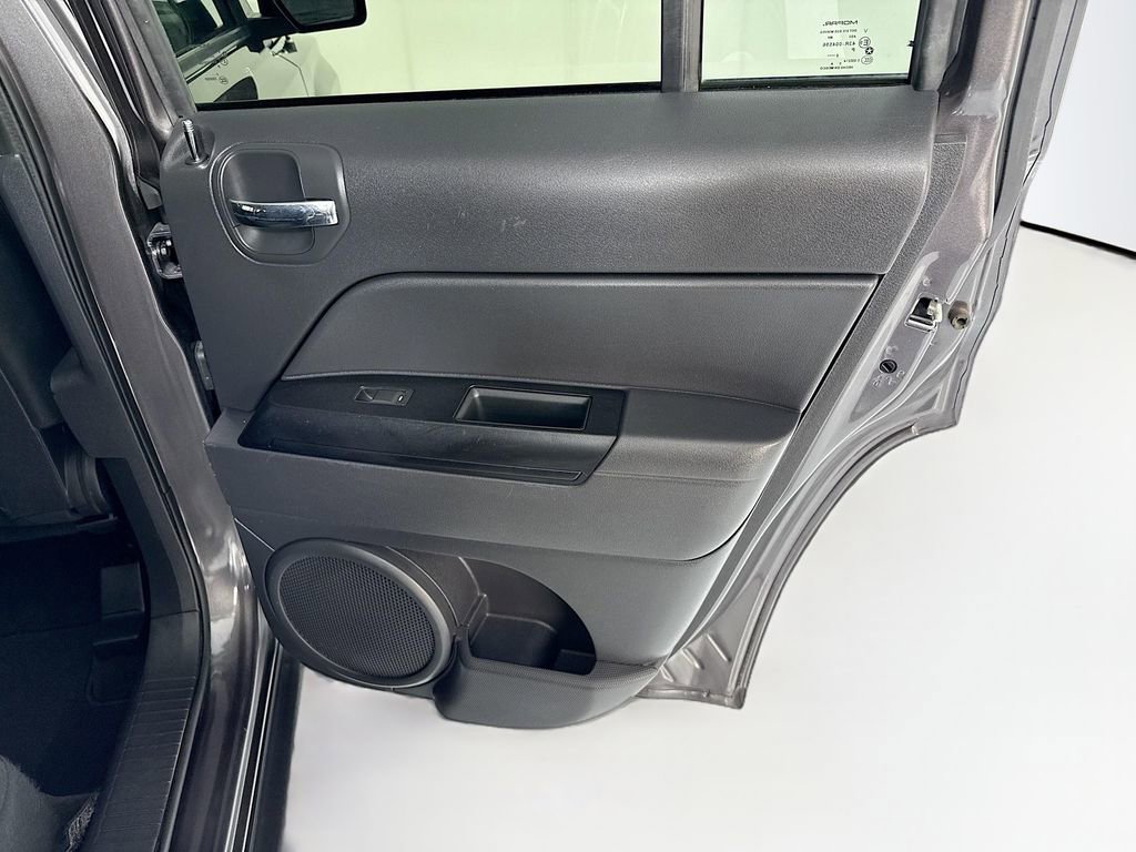 Used 2017 Jeep Patriot Latitude image 26