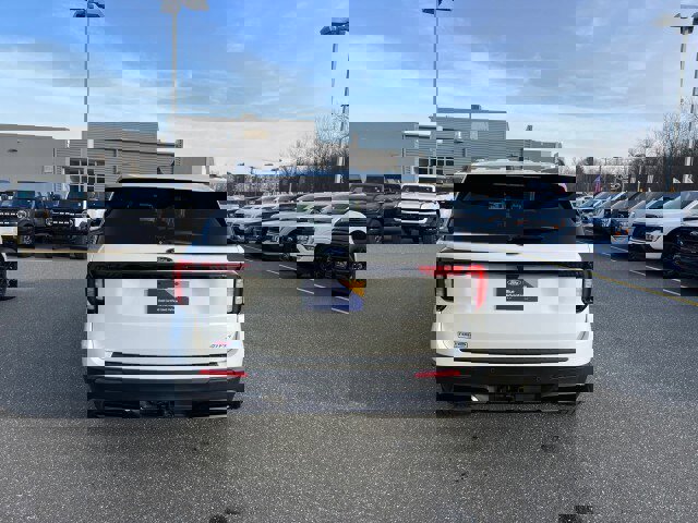 Certified 2025 Ford Explorer ST-Line w/ ST-Line Street Pack image 4