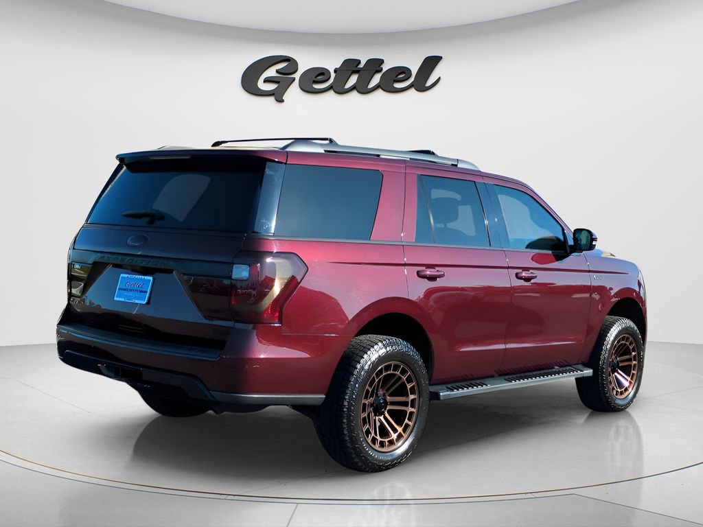 Used 2021 Ford Expedition XLT image 4