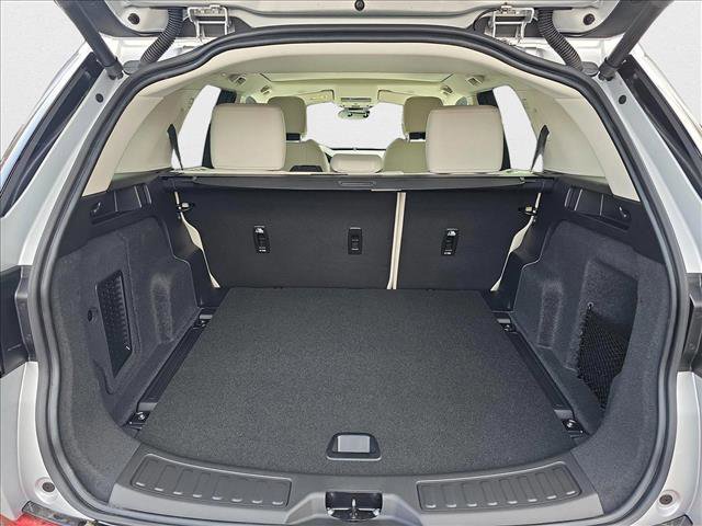New 2025 Land Rover Discovery Sport S AWD/4WD image 12