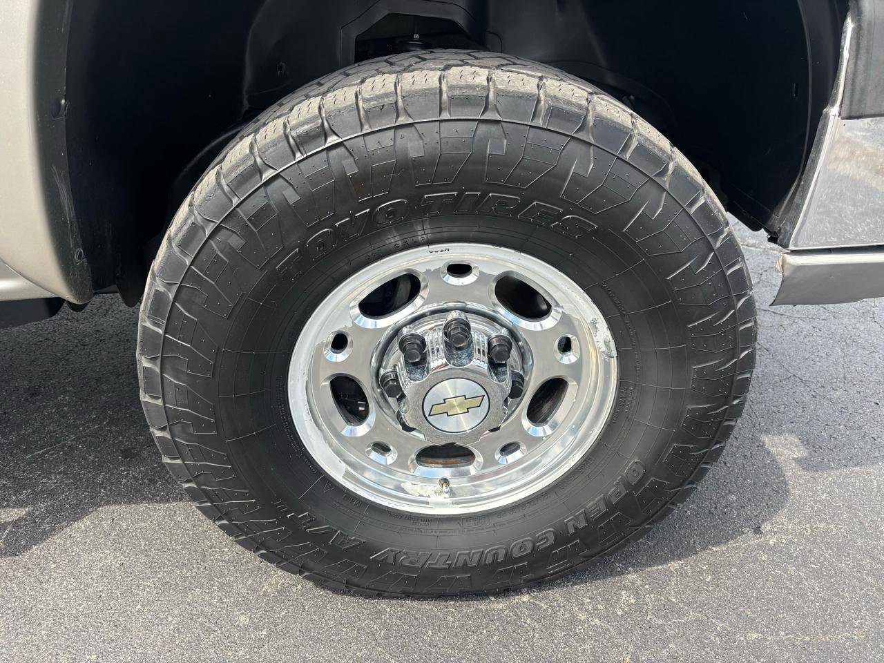 Used 2003 Chevrolet Silverado 2500 LS w/ Skid Plate Package AWD/4WD image 16