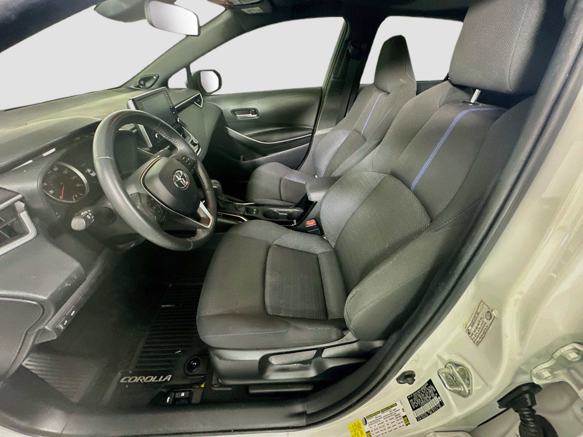 Used 2020 Toyota Corolla SE w/ SE Premium Package FWD image 13