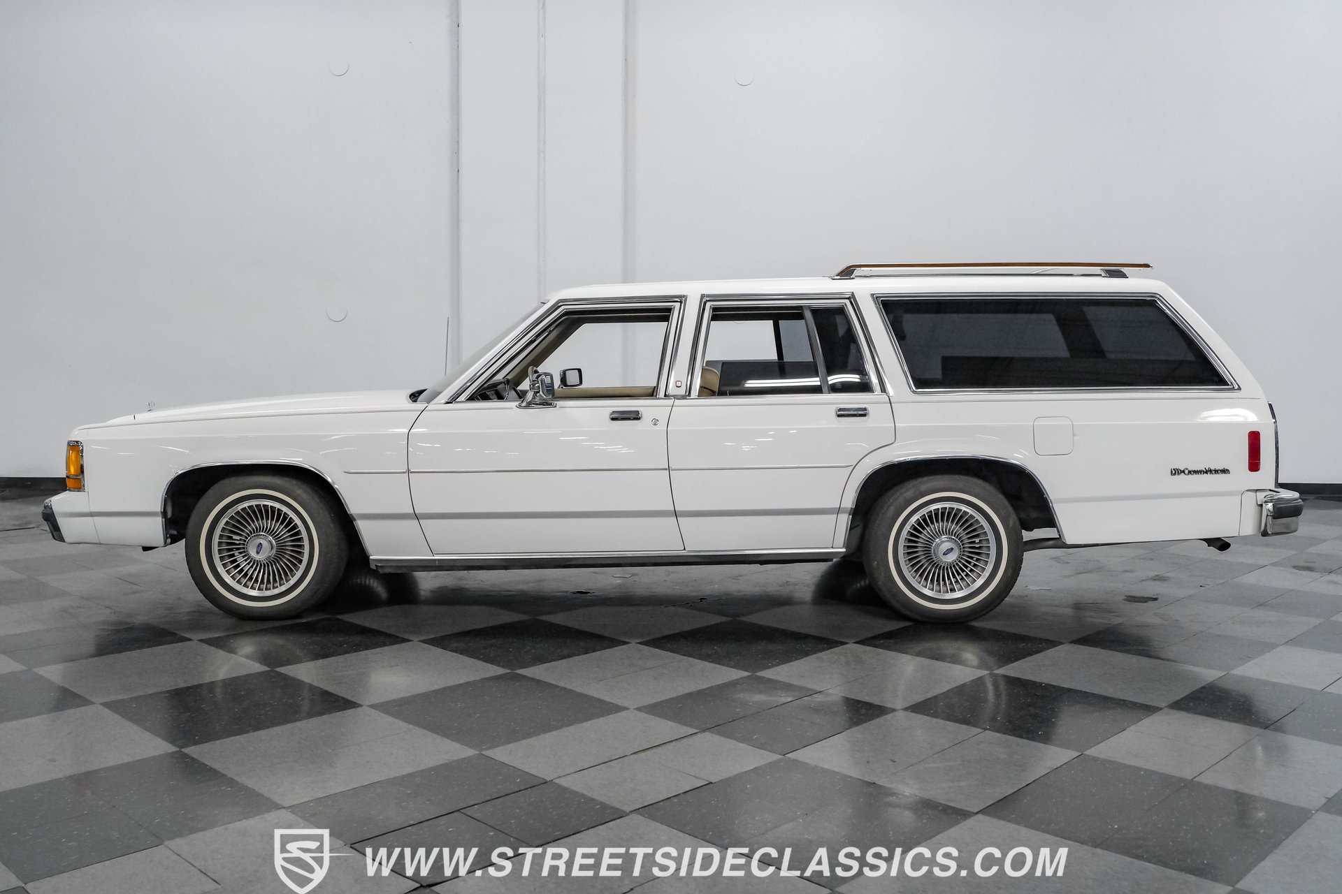 Used 1990 Ford LTD Crown Victoria image 6