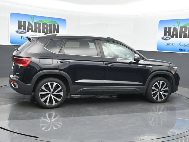 Used 2022 Volkswagen Taos SE FWD image 6