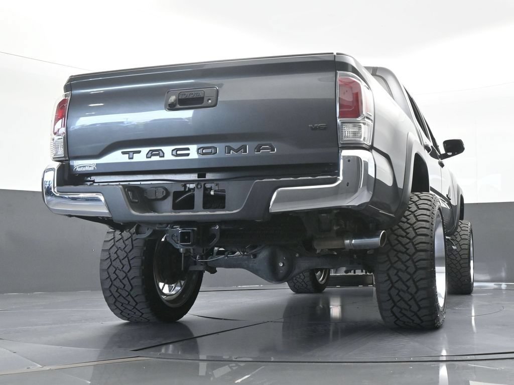 Used 2022 Toyota Tacoma TRD Off-Road AWD/4WD image 54