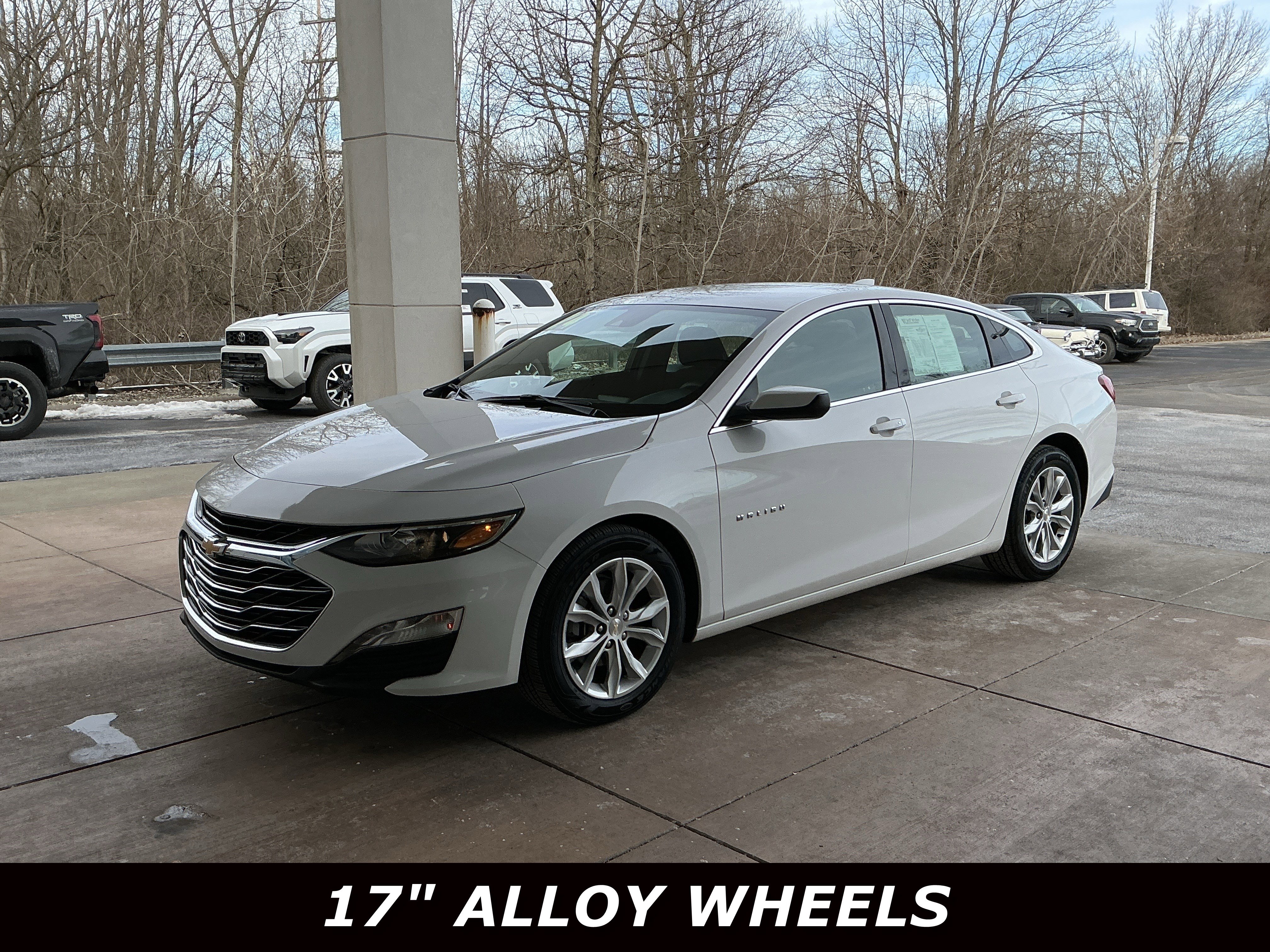 Used 2024 Chevrolet Malibu LT image 3