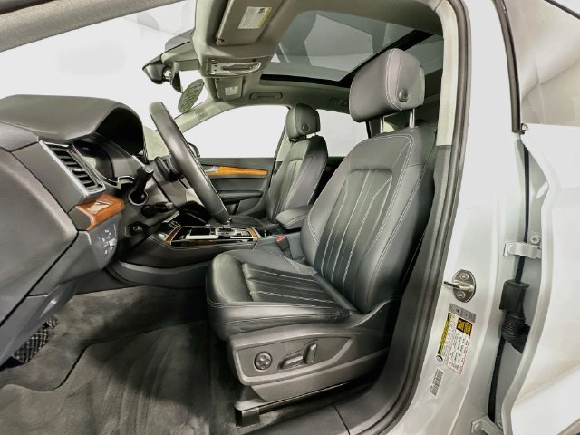 Used 2023 Audi Q5 2.0T Premium Plus w/ Premium Plus Package AWD/4WD image 4