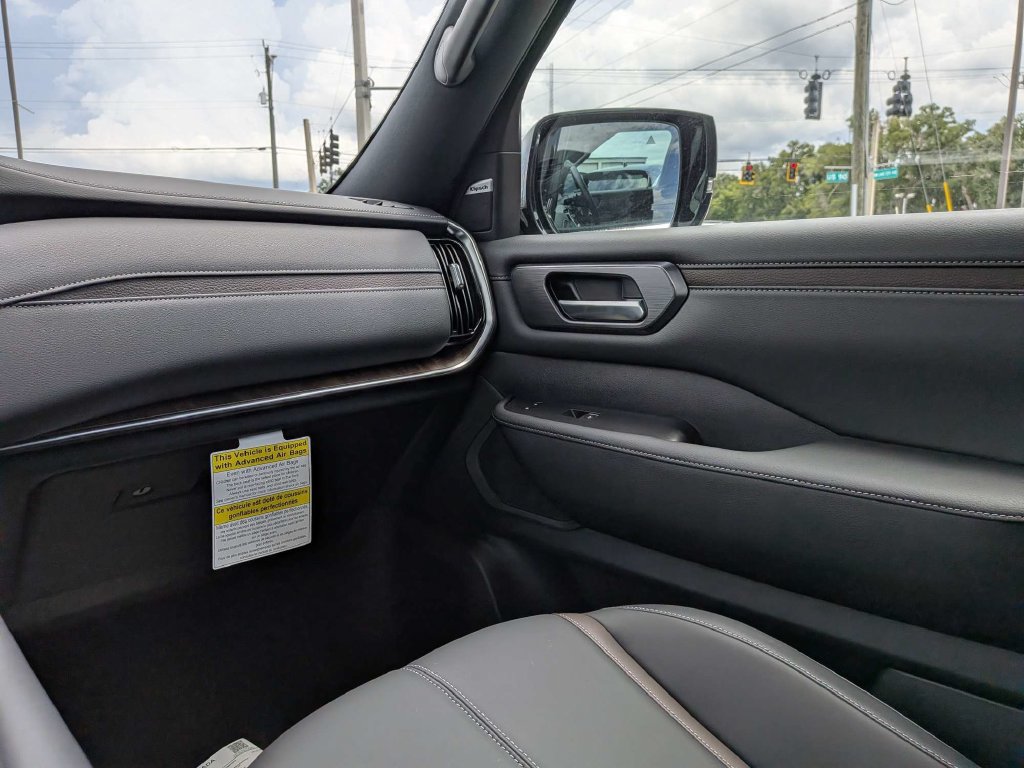 New 2026 Nissan Armada SL w/ Captain's Chari Seat Package AWD/4WD image 17