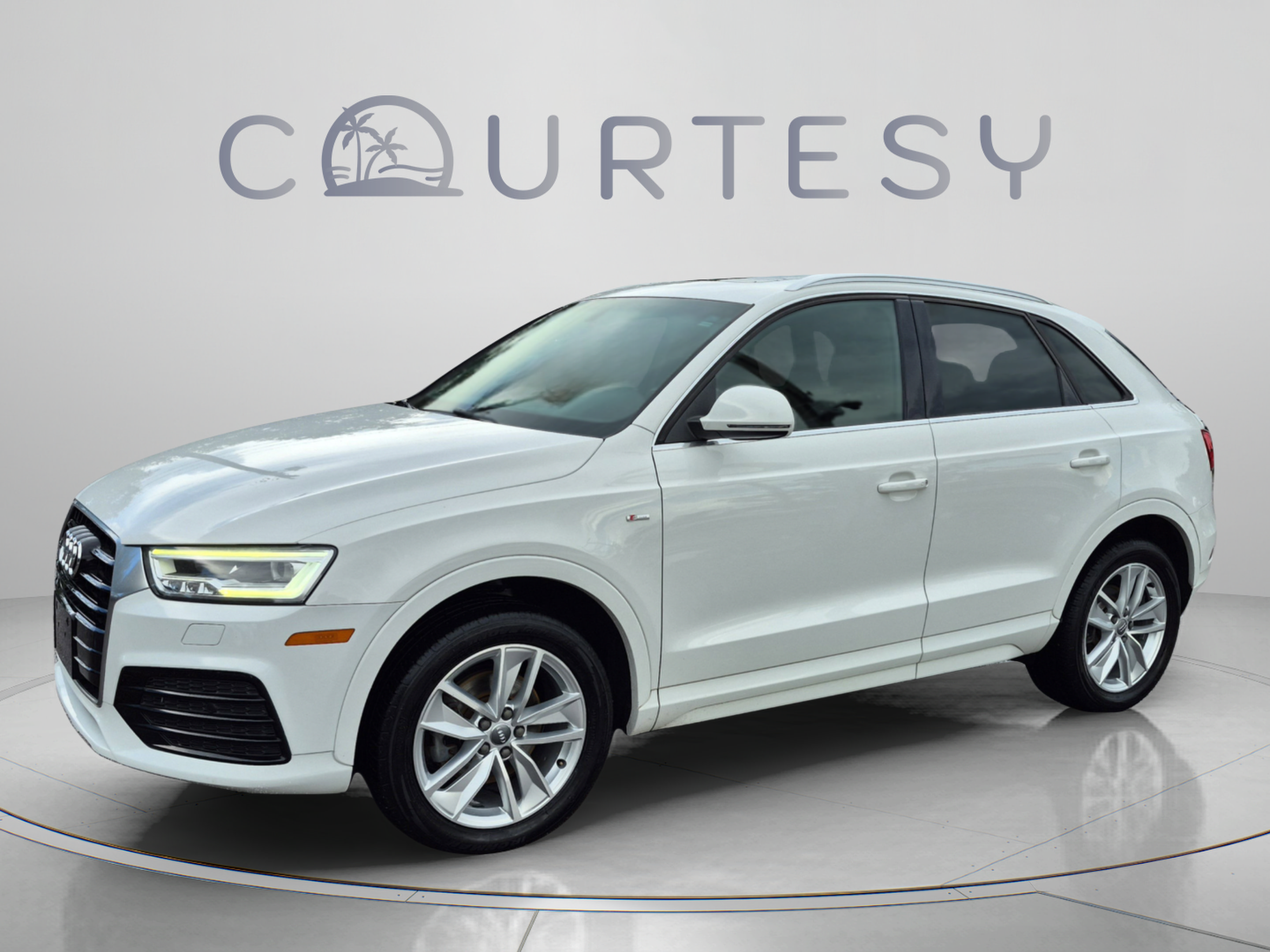 Used 2018 Audi Q3 2.0T Premium Plus w/ Premium Plus Package AWD/4WD image 1
