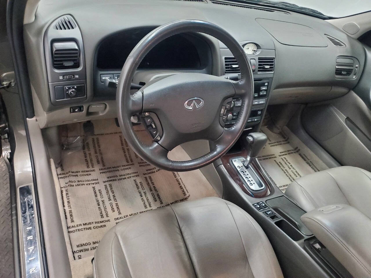 Used 2001 INFINITI I30 image 8