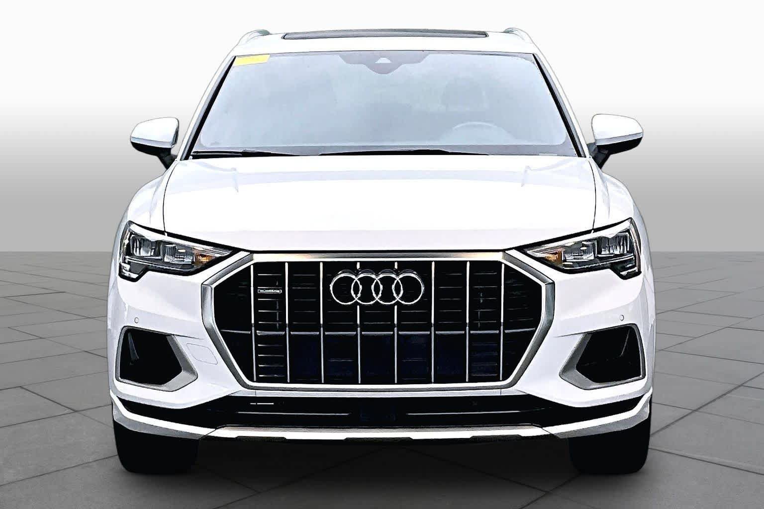 Used 2020 Audi Q3 2.0T Premium w/ Convenience Package AWD/4WD image 4
