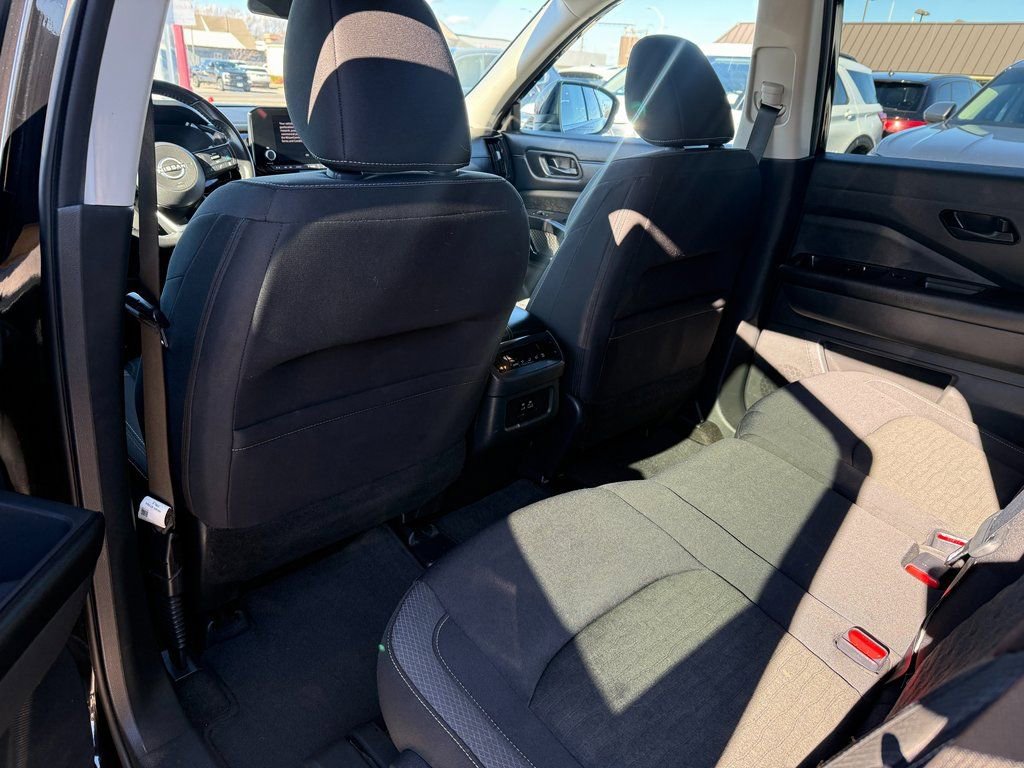 Used 2023 Nissan Pathfinder SV FWD image 20