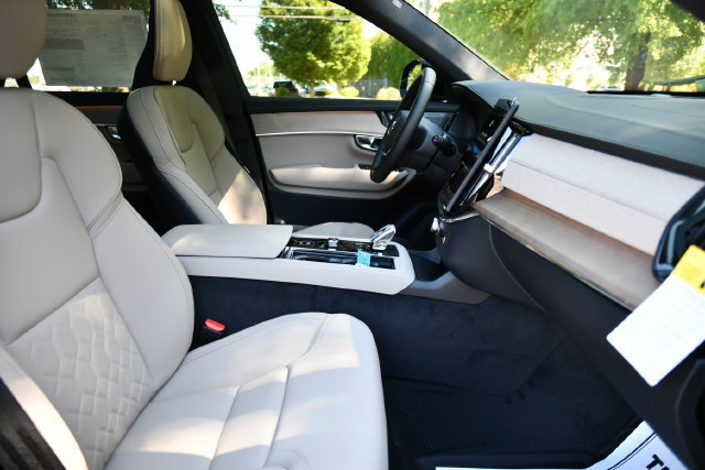 New 2027 Volvo XC90 B6 Plus AWD/4WD image 31