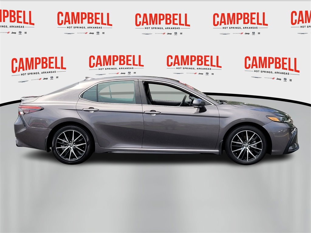 Used 2023 Toyota Camry SE image 2