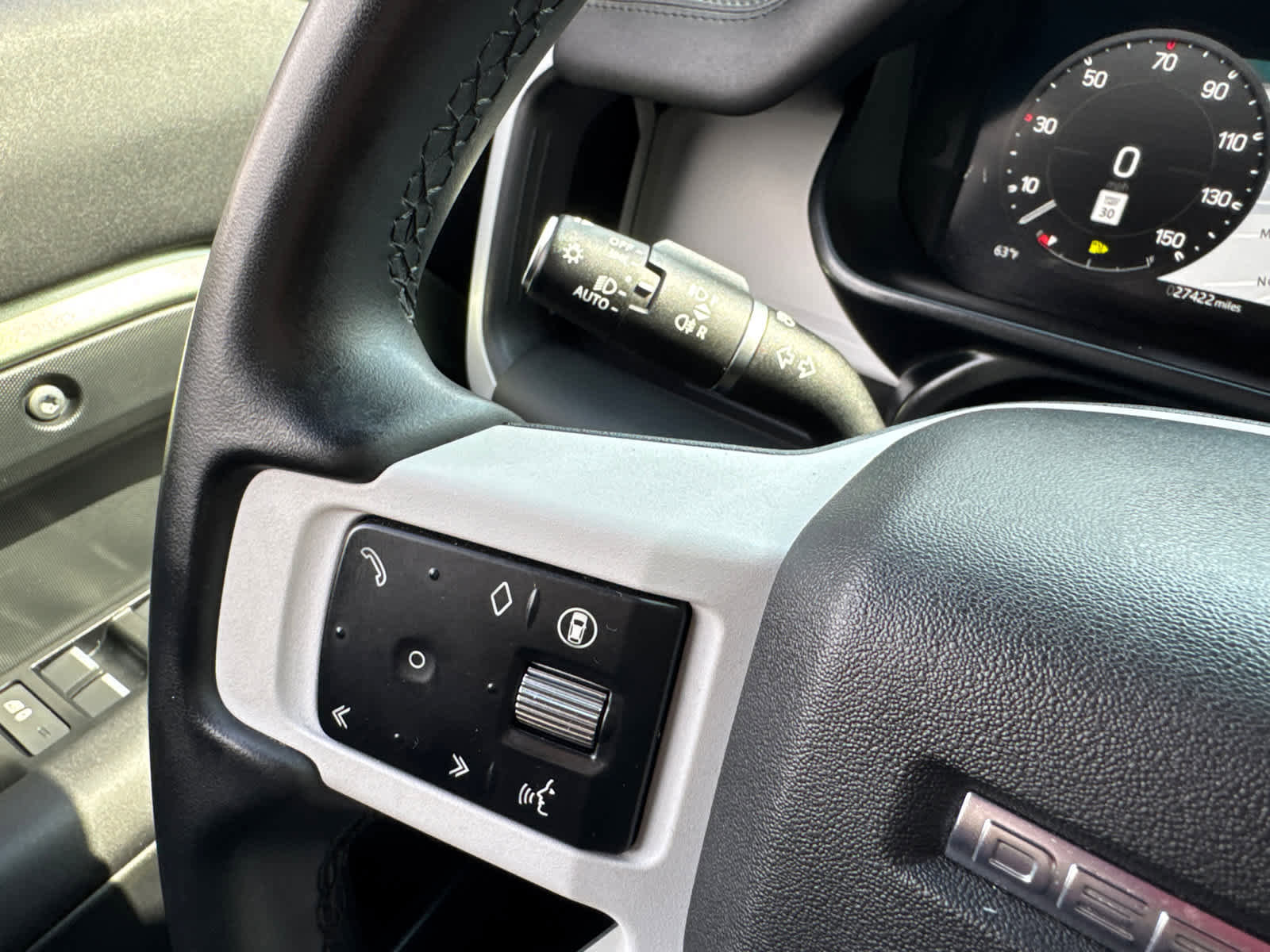 Used 2025 Land Rover Defender 110 S image 20