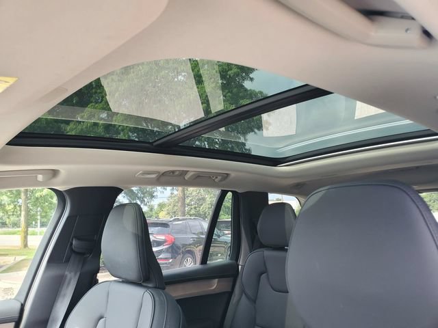 Certified 2025 Volvo XC90 B6 Plus AWD/4WD image 14