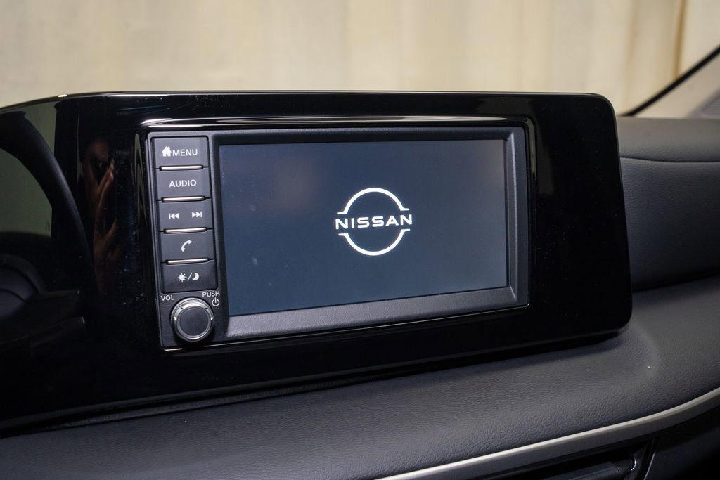 Certified 2025 Nissan Kicks S image 11