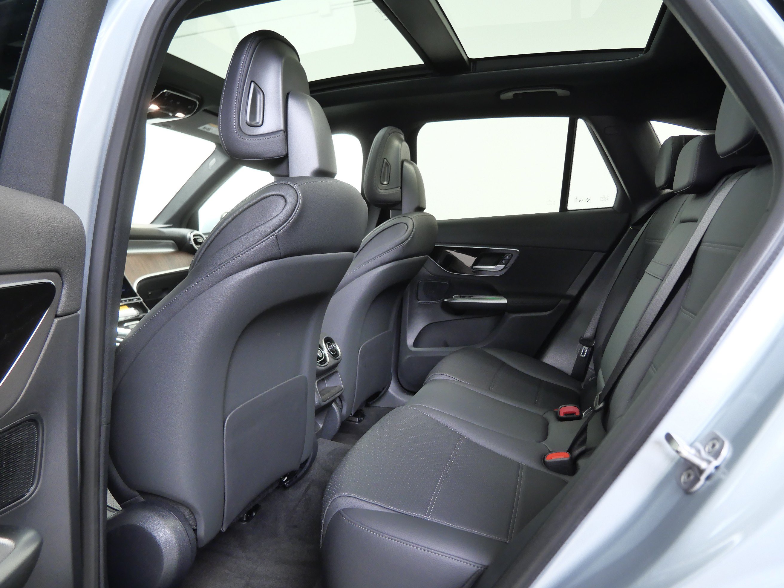 New 2026 Mercedes-Benz GLC 300 4MATIC image 9