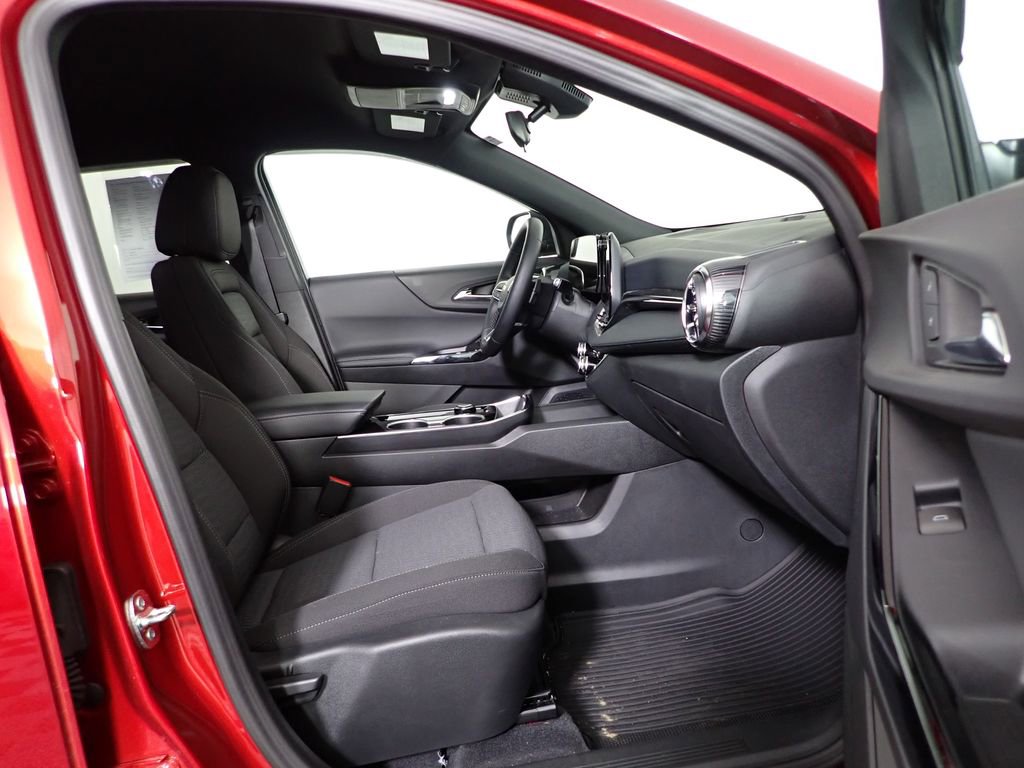 Used 2026 Chevrolet Equinox LT image 33