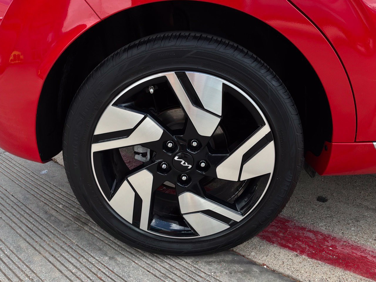 Used 2024 Kia Soul GT-Line FWD image 9